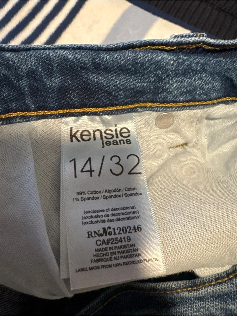 Like-New Kensie Denim Roll-Up Women’s Shorts in Blue